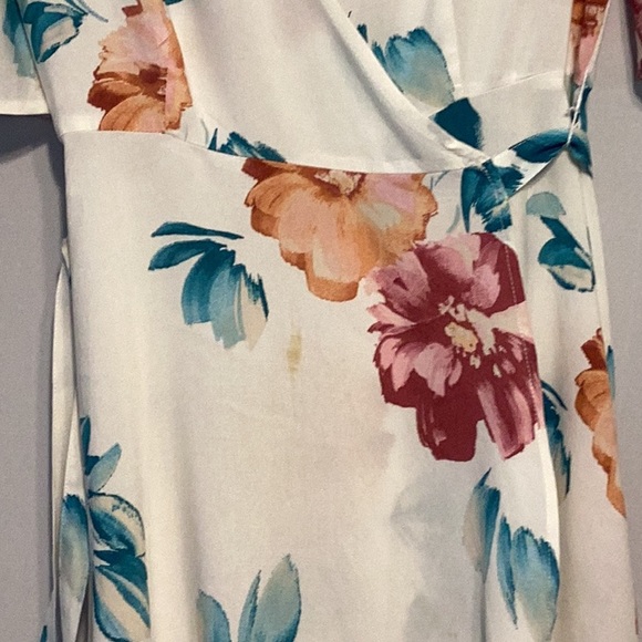 Forever 21 floral wrap high/low dress size small - Picture 7 of 8
